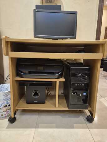 Jeddah, Computers, SAR 1100,  Complete Desktop Setup: PC, Monitor, Printer, Speakers, Keyboard, Mouse, & Chair