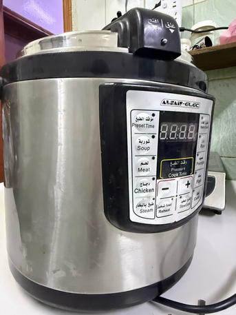 Tabuk City, Appliances, SAR 120,  Instant Pot /electronic Prssure Cooker 12 L