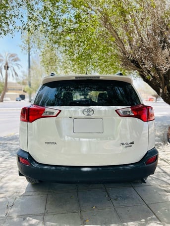 Riyadh, Vehicles, Cars & Trucks , SAR 43000,  Toyota RAV4,  2014,  Automatic,  348000 KM,    MODEL FULL OPTION 4x4 NEAT CAR FOR SALE