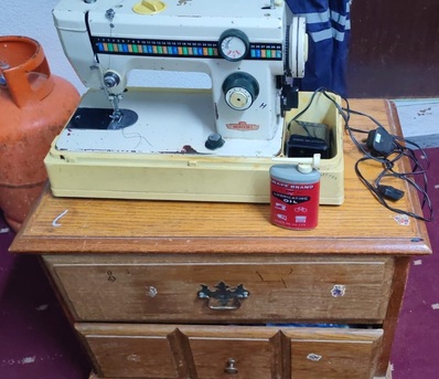 Jubail, Appliances, SAR 550,  ELECTRIC SEWING MACHINE WITH TABLE & ACCESSORIES (110 VOLT)