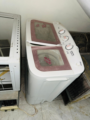 Al Malaz, Household Items, SAR 1050,  Washing Machine/Super King Bed/Water Heater/Sofa Set For Sale