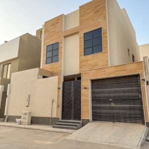 SAR 100000, 200 Sq. Meter, Villa For Rent (3 Floors / 3 Bedrooms / 5 Bathrooms / Full Kitchen)