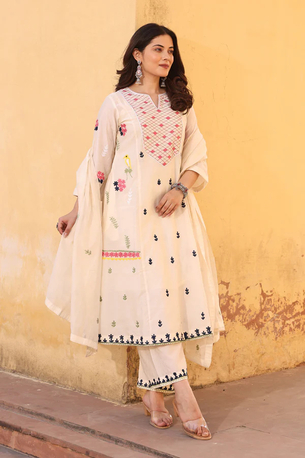 New Delhi, Clothing & Accessories, INR 4999,  Traditional Indian Suit With Pockets &ndash; Stylish Straight Suit Sets At Asrumo