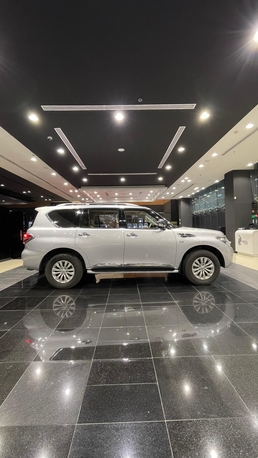 Sanabis, Vehicles, Cars & Trucks , BHD 12200,  Nissan Patrol,  2018,  Automatic,  114000 KM,  Nissan Petrol LE Model