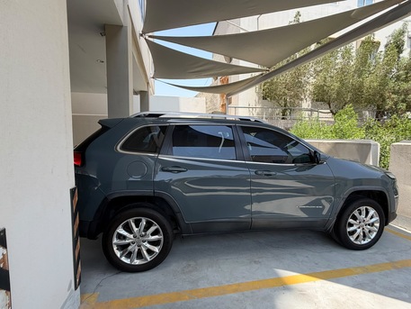 Manama, Vehicles, Cars & Trucks , BHD 4000,  Jeep Cherokee,  2015,  Automatic,  94000 KM,  FOR SALE |   Limited