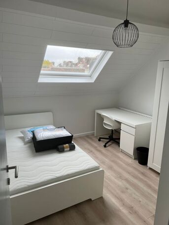 Brussels, Rooms for Rent, EUR 665/month,  Furnished,  Room For Girl