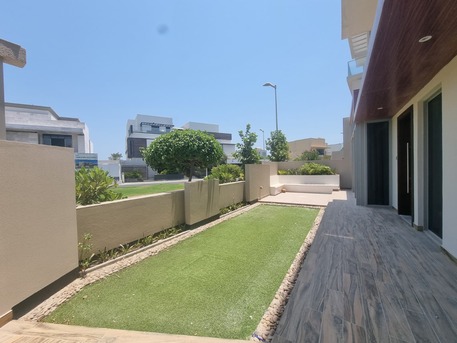 Amwaj Islands, Villas, BHD 1100,  200 Sq. Meter,  Spacious 4 Bedrooms + Maid Room Semi-Furnished Villa With Compound Facilities Amwaj Island
