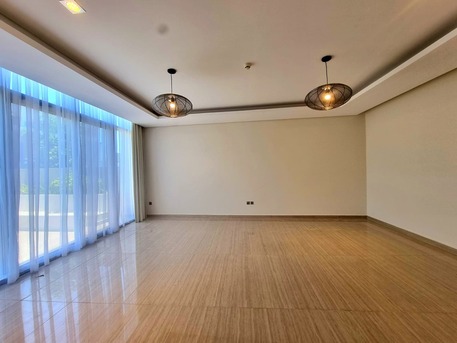 Amwaj Islands, Villas, BHD 1100,  200 Sq. Meter,  Spacious 4 Bedrooms + Maid Room Semi-Furnished Villa With Compound Facilities Amwaj Island