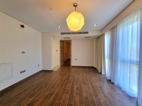 Amwaj Islands, Villas, BHD 1100,  200 Sq. Meter,  Spacious 4 Bedrooms + Maid Room Semi-Furnished Villa With Compound Facilities Amwaj Island