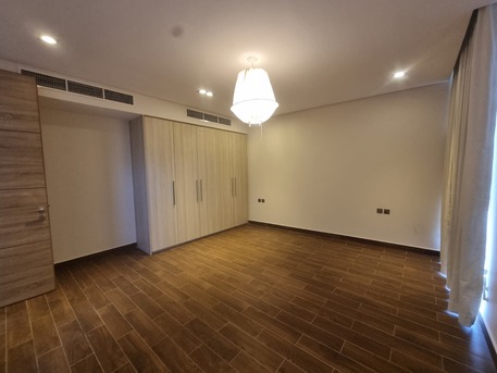 Amwaj Islands, Villas, BHD 1100,  200 Sq. Meter,  Spacious 4 Bedrooms + Maid Room Semi-Furnished Villa With Compound Facilities Amwaj Island