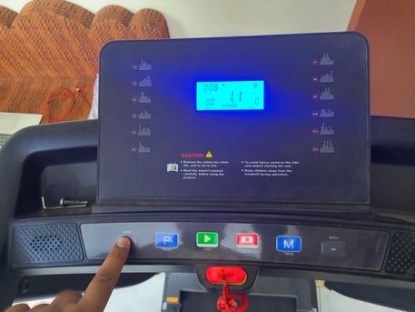 Riyadh, Sporting Goods, SAR 1000,  Selling My New Treadmill Foldable New Model Indoor Use