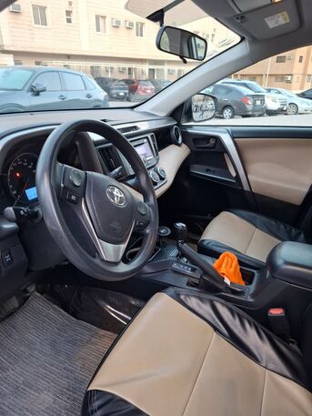 Riyadh, Vehicles, Cars & Trucks , SAR 65000,  Toyota RAV4,  2017,  Automatic,  92361 KM,    (4WD) &ndash; SINGLE OWNER &ndash; LOW MILEAGE &ndash; TOYOTA AGENCY MAINTAINED