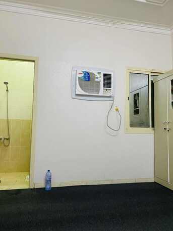 Al Thuqbah, Villas, SAR 1000,  Furnished,  One Room Vacant In 2 Bedrooms Apartment With Personal Bath