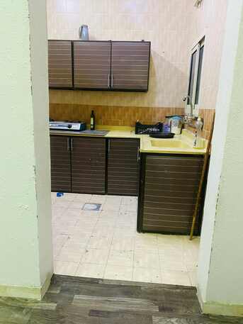 Al Thuqbah, Villas, SAR 1000,  Furnished,  One Room Vacant In 2 Bedrooms Apartment With Personal Bath