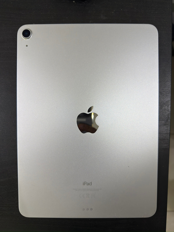 Jeddah, Electronics, SAR 1800,  Apple IPad Air 4 (4th Generation) 256GB For Sale + Apple Pencil