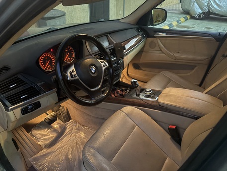 Riyadh, Vehicles, Cars & Trucks , SAR 20000,  Bmw X5,  2007,  Automatic,  348000 KM,   4.8 For Sale