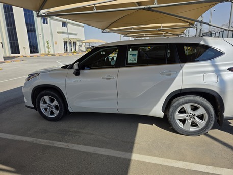 Jubail, Vehicles, Cars & Trucks , SAR 125000,  Toyota Highlander Hybrid,  2023,  Automatic,  58000 KM,   LE  &ndash; For Sale