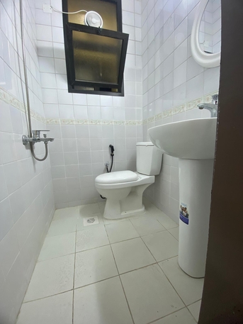Hoora, Apartments, Flats, Houses & Villas, BHD 220/year,  2 BR,  Apartment For Rent In Hoora Semi Furnished With Electricity 2bhk