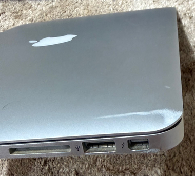 Dammam, Computers, SAR 999,  Macbook Air 13.3 Inch 2014 Model