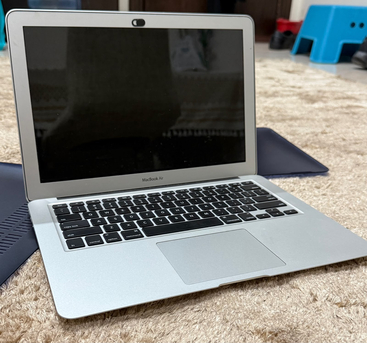 Dammam, Computers, SAR 999,  Macbook Air 13.3 Inch 2014 Model