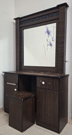 Khobar, Furniture, SAR 700,  King Size Bed With Mattress & Dressing Table