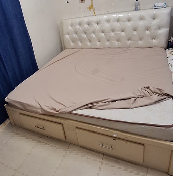 Khobar, Furniture, SAR 700,  King Size Bed With Mattress & Dressing Table