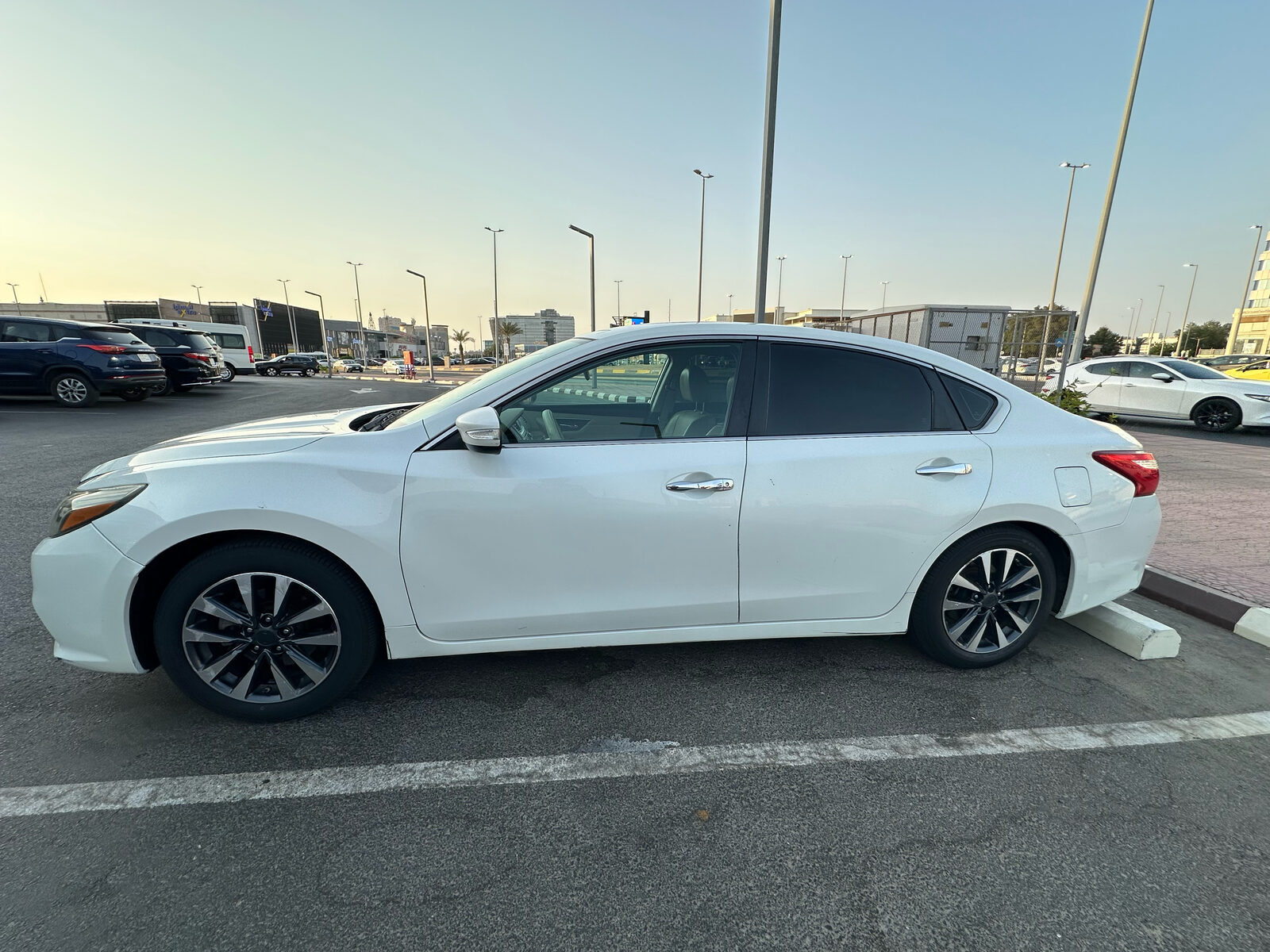Jeddah, Vehicles, Cars & Trucks , SAR 42000,  Nissan Altima,  2017,  Automatic,  211000 KM,    SL 3.5
