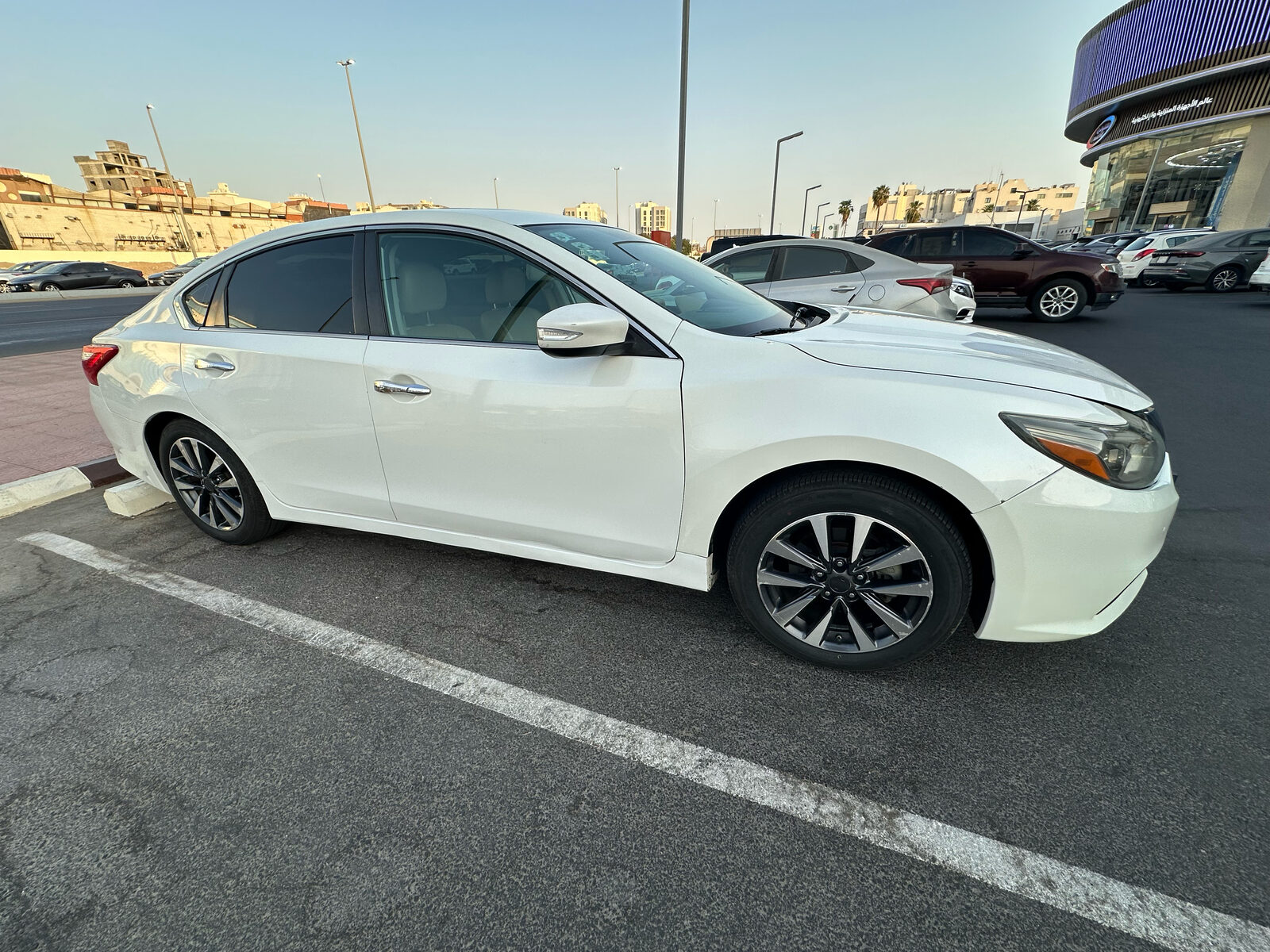 Jeddah, Vehicles, Cars & Trucks , SAR 42000,  Nissan Altima,  2017,  Automatic,  211000 KM,    SL 3.5