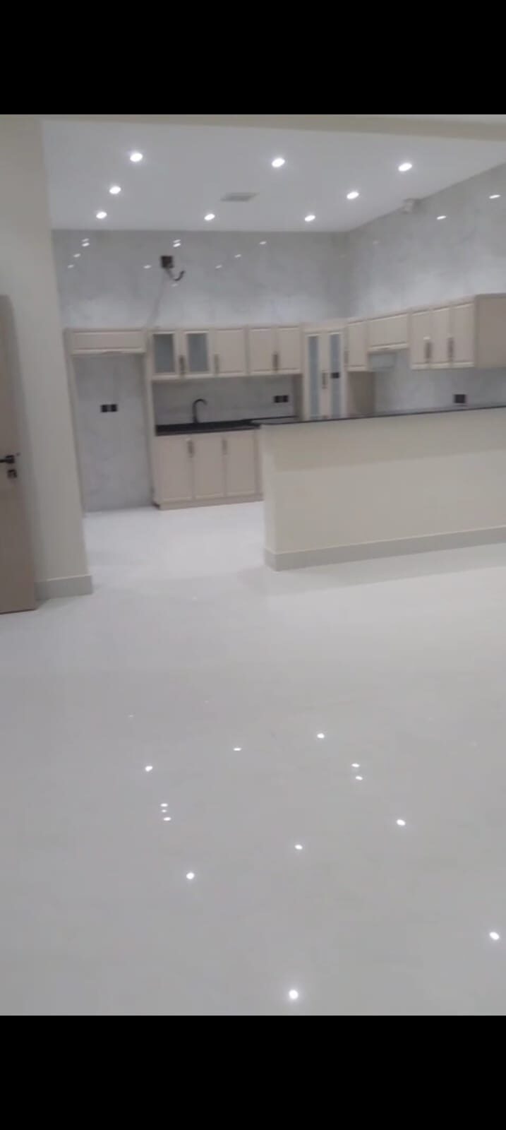 Al Malaz, Apartments, Flats, Houses & Villas, SAR 52000/year,  2 BR,  Family Apartment Ground Floor With Open Spce Loan Large House With AC Kitchen Installed