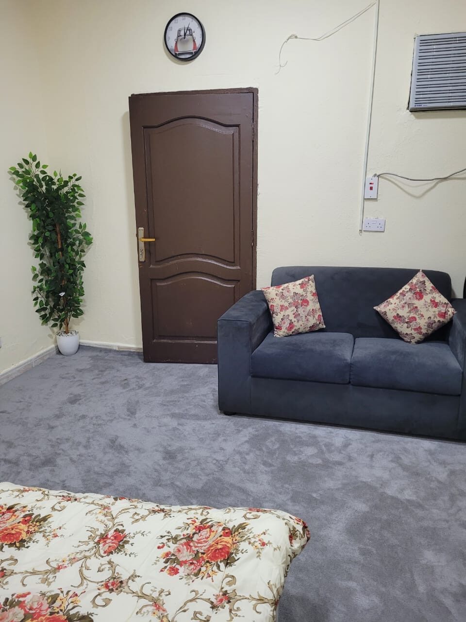 Jeddah, Housing Exchanges, SAR 75/day,  Studio Room For Rent ( Daily Or Monthly)