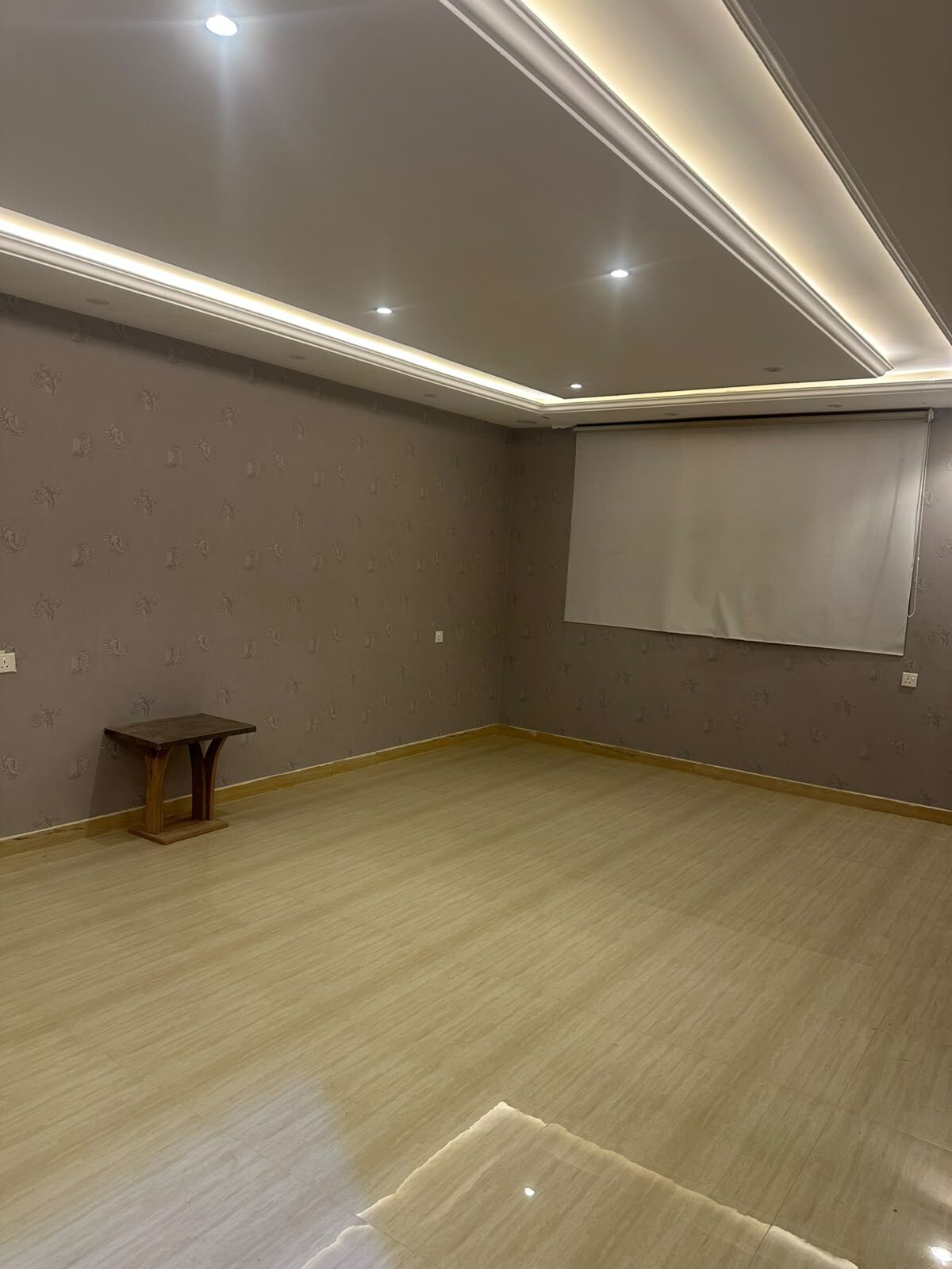 Al Jazirah, Apartments, Flats, Houses & Villas, SAR 40000/year,  3 BR,  Family Apartment First Floor With AC Kitchen Installed Large House Well Maintain