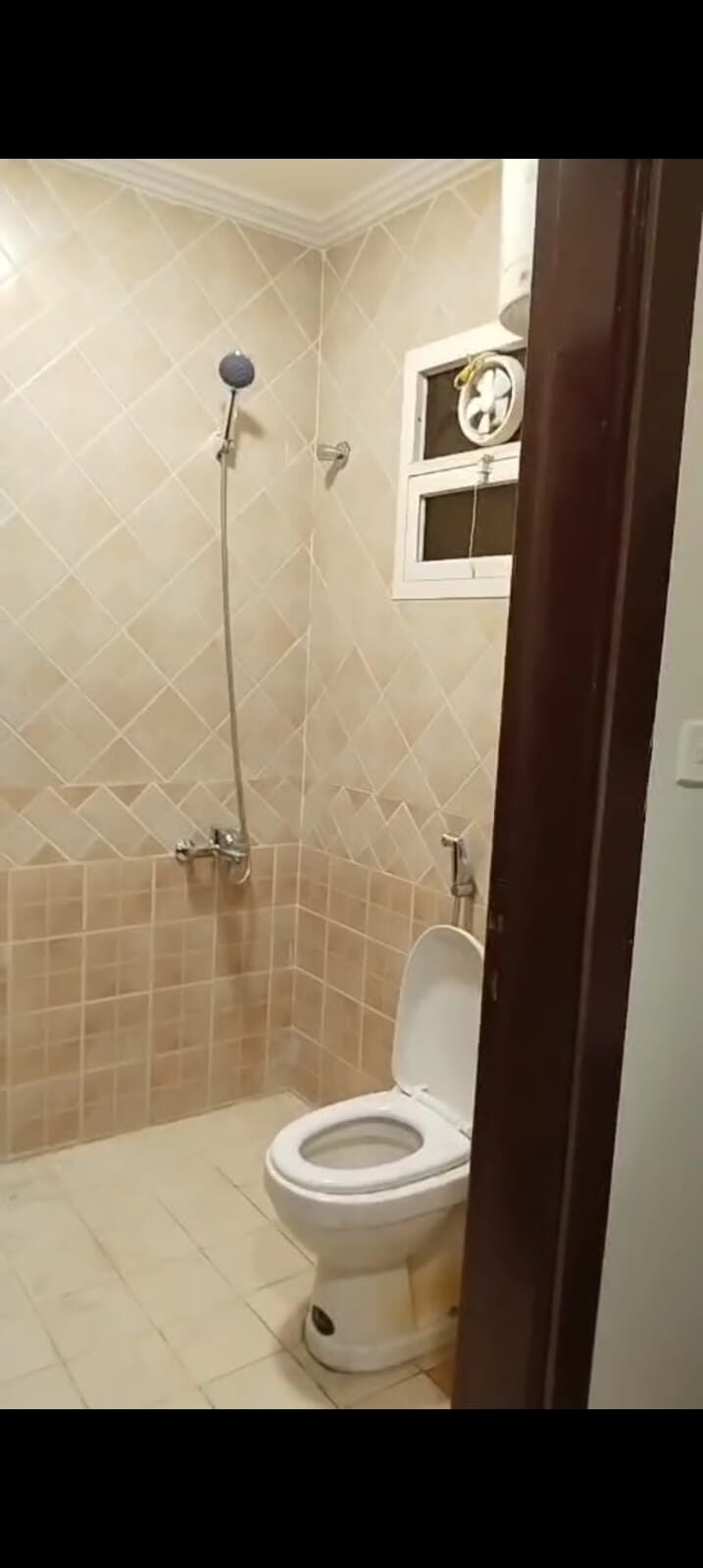 Al Hamra, Apartments, Flats, Houses & Villas, SAR 37000/year,  3 BR,  Large Family Apartment With 3 Beadrooms With 2bath Kitchen AC Installed