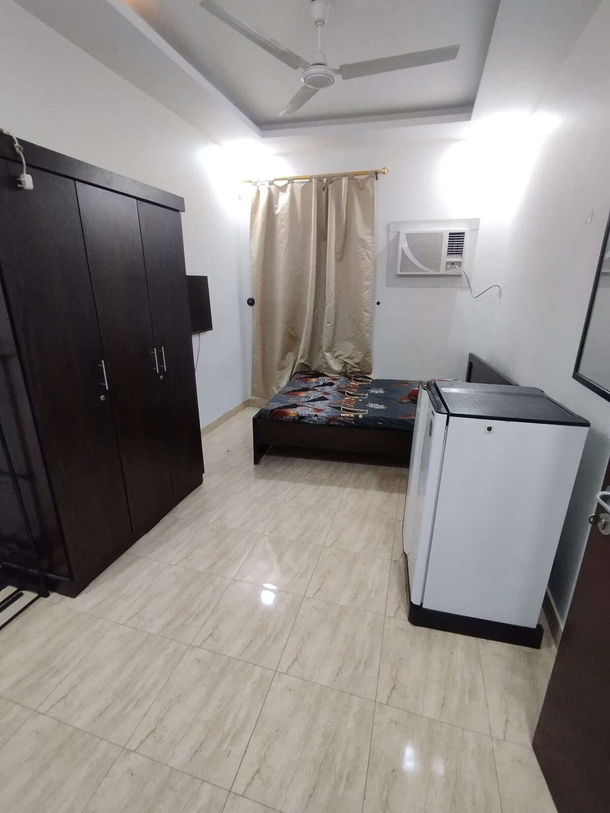 Manama, Apartments, Flats, Houses & Villas, BHD 150/year,  1 BR,  Studio For Rent In Qudaibya Furnished With Electricity