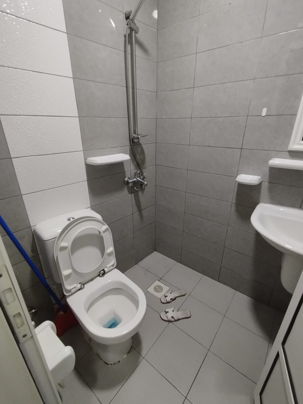 Manama, Apartments, Flats, Houses & Villas, BHD 150/year,  1 BR,  Studio For Rent In Qudaibya Furnished With Electricity