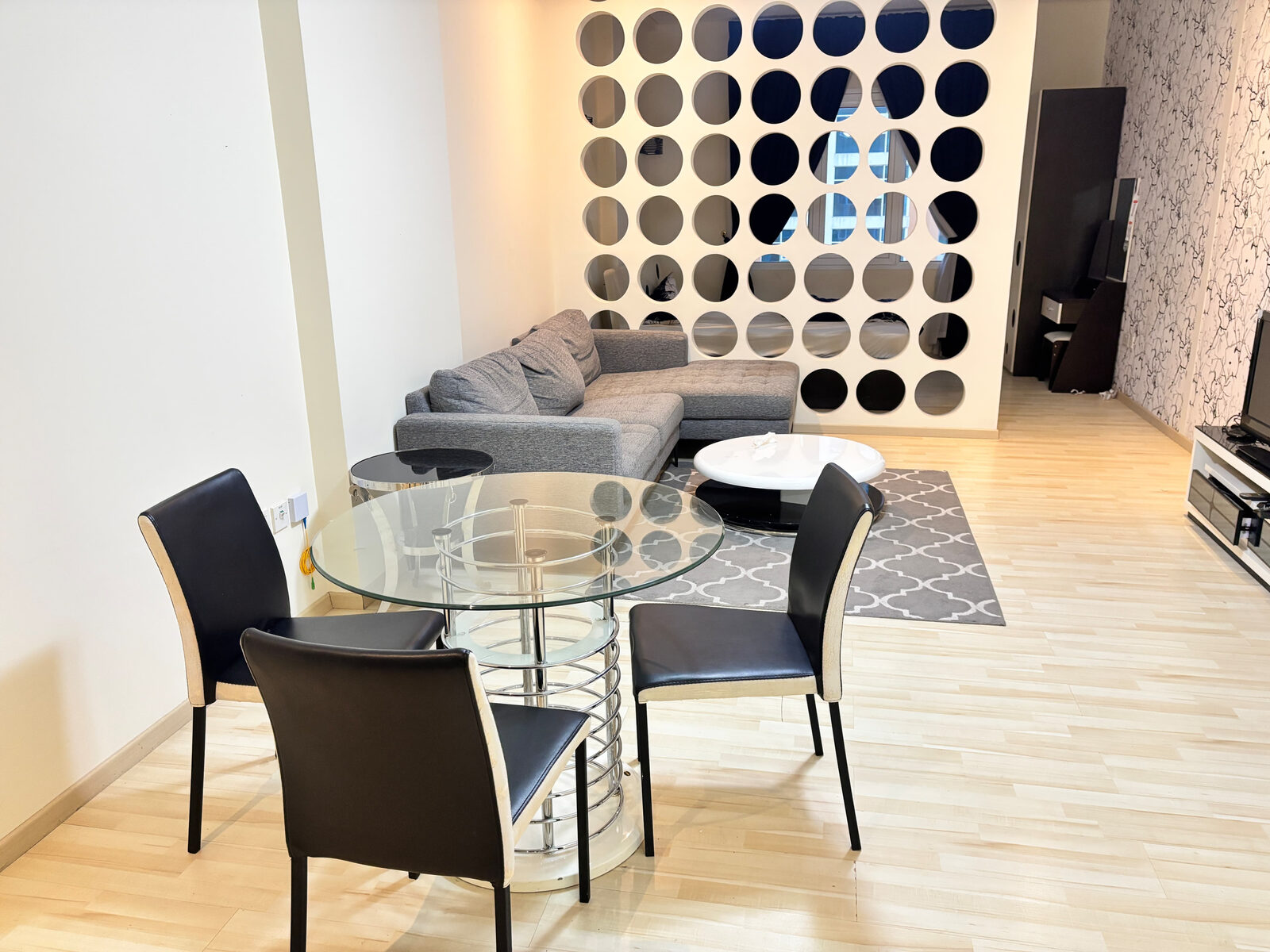Busaiteen, Apartments, Flats, Houses & Villas, BHD 250/month,  1 BR,  Fully Furnished 1BR Apartment | Inclusive Rent | Pool & Gym | Near King Hamad University H
