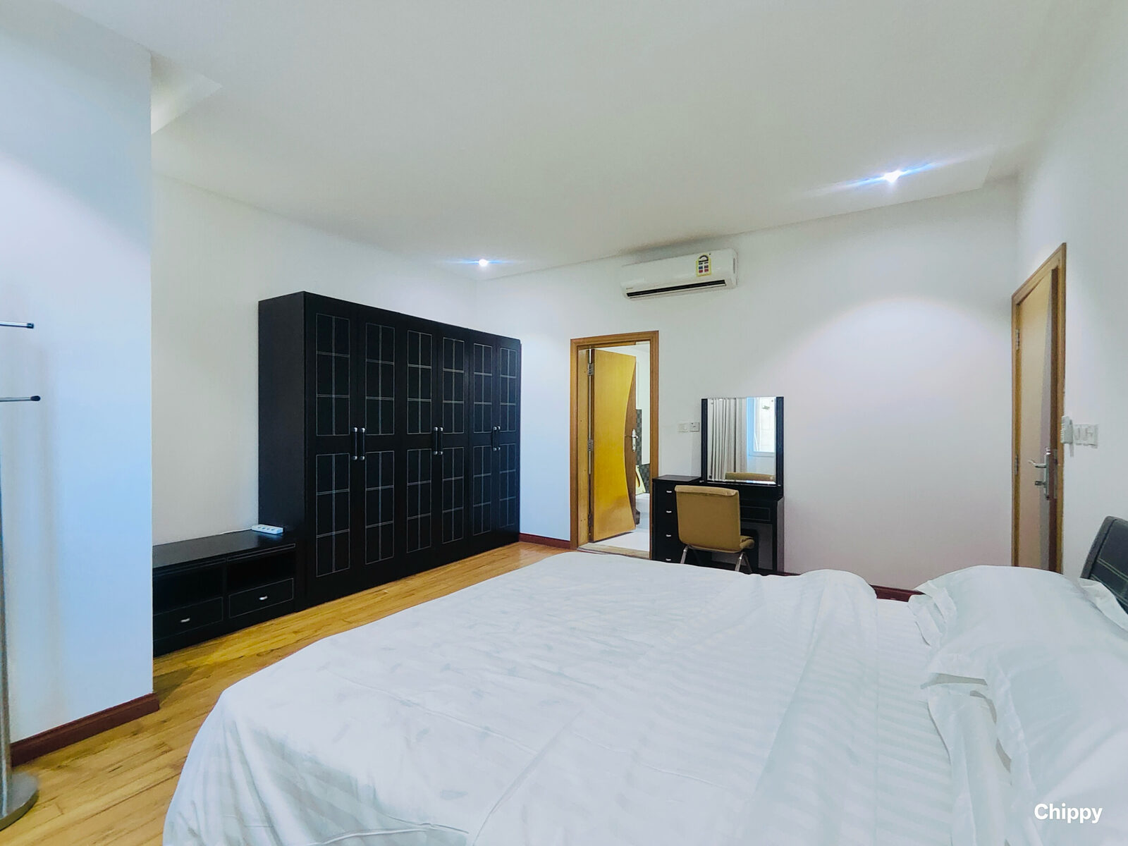 Busaiteen, Apartments, Flats, Houses & Villas, BHD 400/month,  2 BR,  Fully Furnished 2BR Apartment | Weekly Housekeeping | Pool & Gym | Near King Hamad Univers