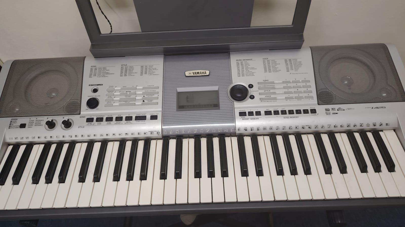 Al Rabie, Musical Instruments, SAR 800,  YAMAHA PSR I425 FOR SALE