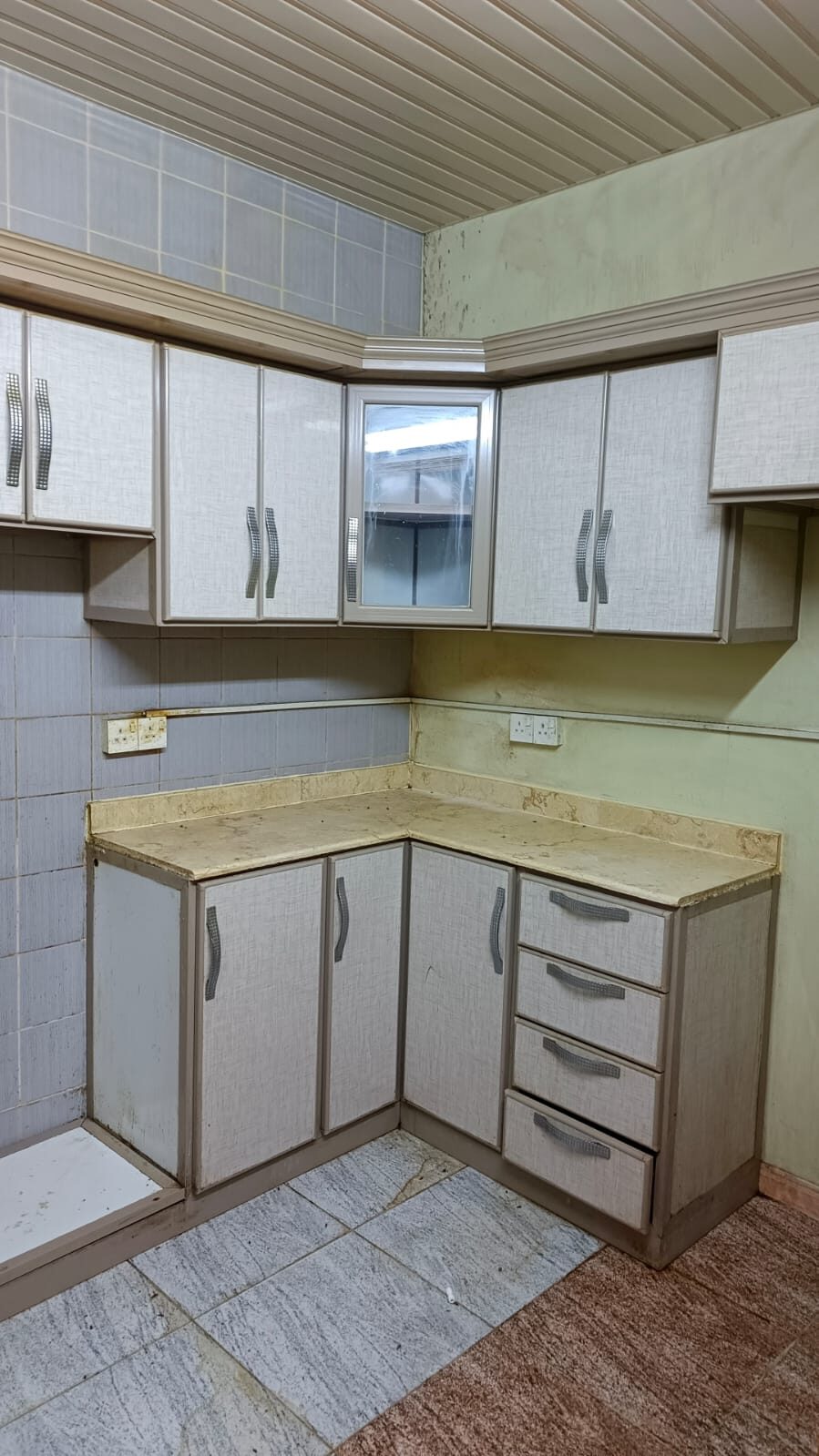 Al Iskan, Housing Exchanges, SAR 11/year,  1 BR,  Furnished, I Am Offering Executive Becholor Room For Rent 6 Month 5500