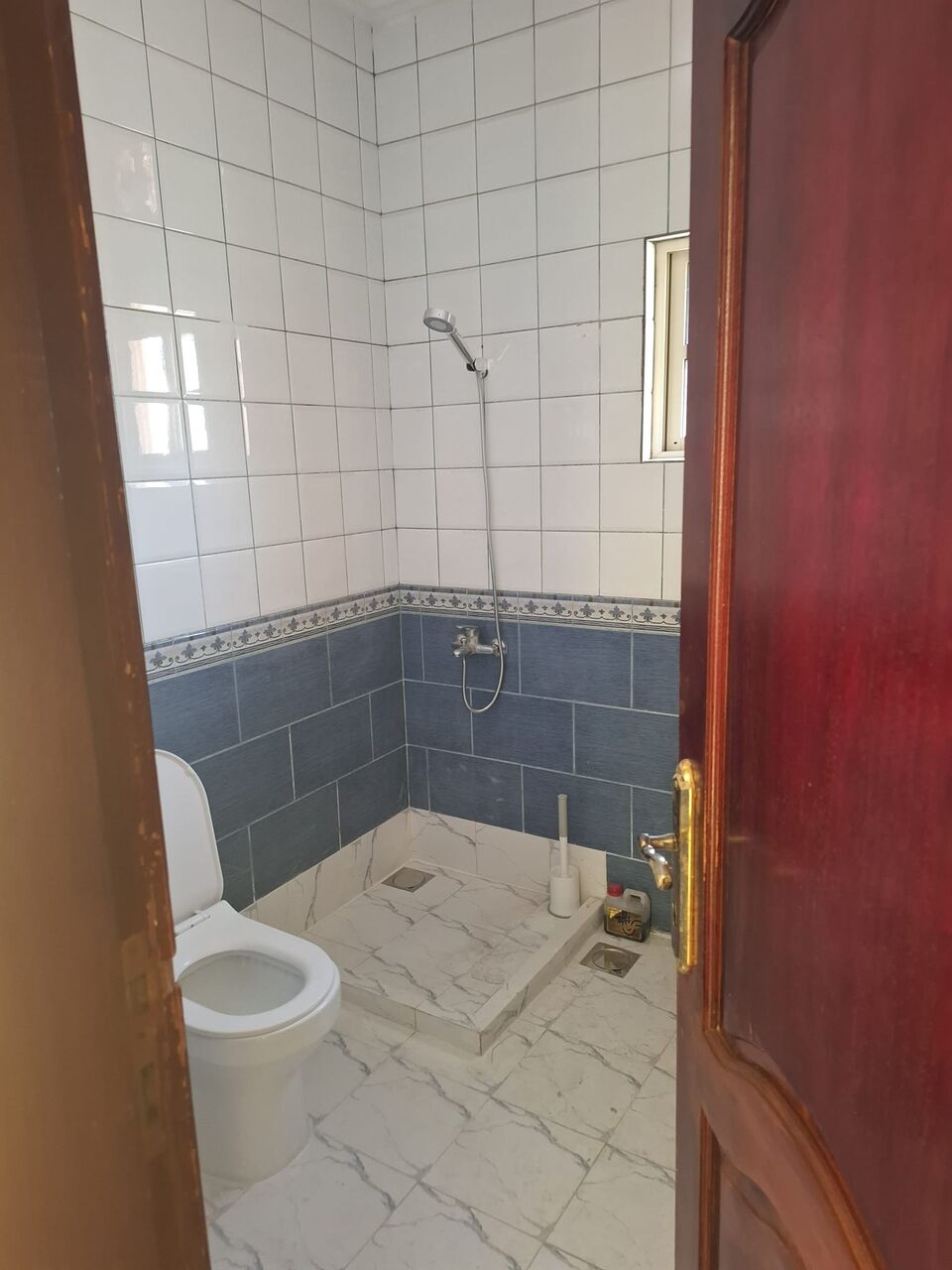 Busaiteen, Apartments, Flats, Houses & Villas, BHD 230/month,  3 BR,  130 Sq. Meter,  Flat For Rent In Busaiteen.Three Bedrooms,two Bathrooms,kitchen,balcony And Parking Area.