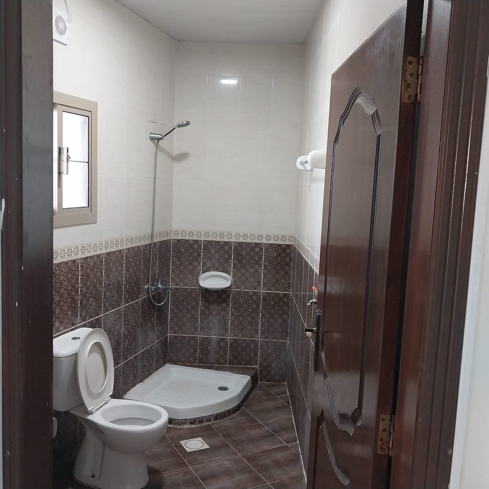 Busaiteen, Apartments, Flats, Houses & Villas, BHD 230/month,  3 BR,  130 Sq. Meter,  Flat For Rent In Busaiteen.Three Bedrooms,two Bathrooms,kitchen,balcony And Parking Area.