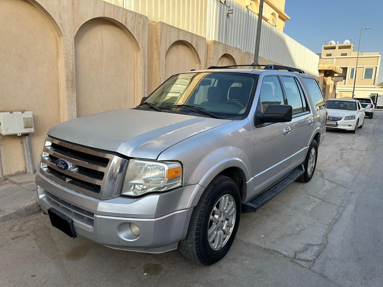 Riyadh, Vehicles, Cars & Trucks , SAR 19000,  Ford Expedition,  2011,  Automatic,  288 KM,