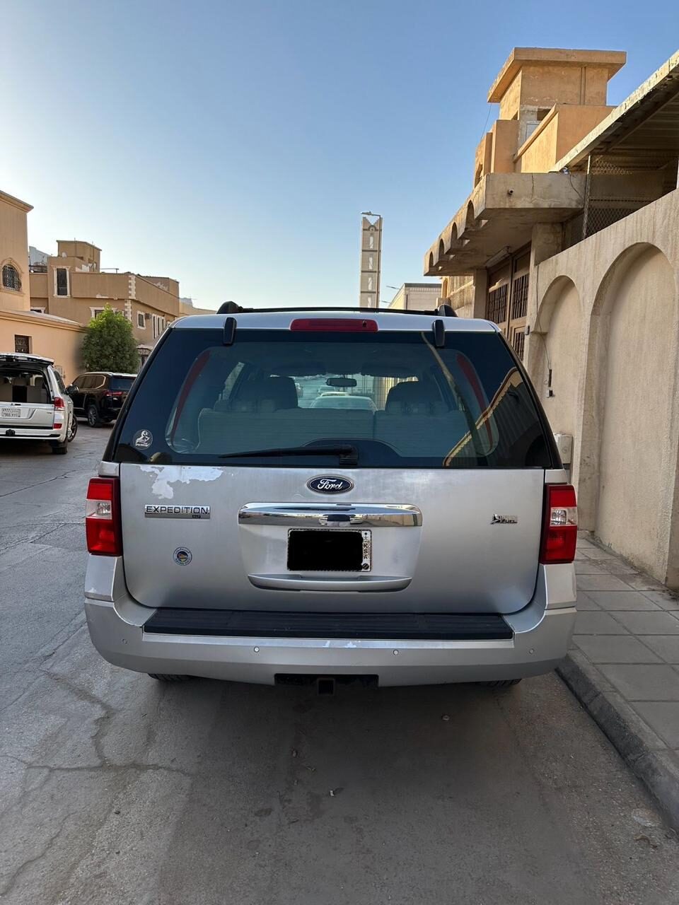 Riyadh, Vehicles, Cars & Trucks , SAR 19000,  Ford Expedition,  2011,  Automatic,  288 KM,