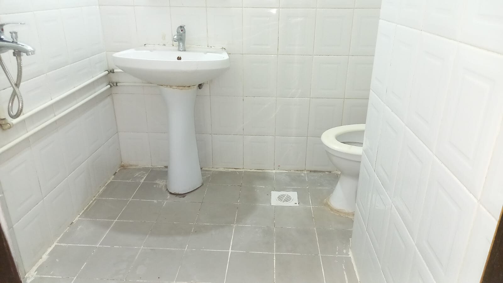 Gudaibiya, Apartments, Flats, Houses & Villas, BHD 250/month,  2 BR,  # 2 BEDROOMS,2 BATHROOMS,HALL,KITCHEN,WITH A/C,EWA UNLIMITED ,FLAT FOR RENT#