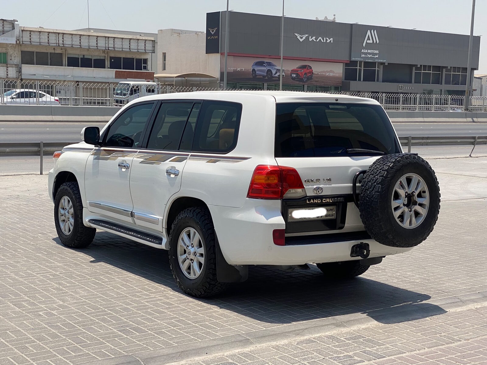 Manama, Vehicles, Cars & Trucks , BHD 5000,  Toyota Land Cruiser GXR,  2008,  Manual,  249100 KM,    (White)