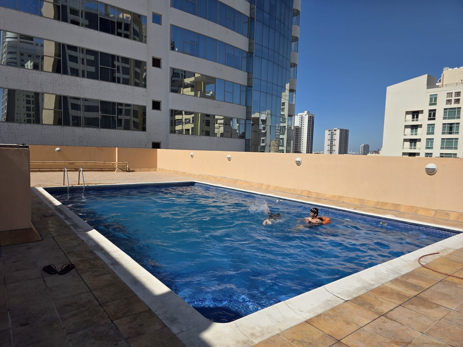 Juffair, Apartments, Flats, Houses & Villas, BHD 200/month,  Furnished,  Studio,  60 Sq. Meter,  Large Studio Flat | Free Internet & H/k | Family Bulding | With CPR Address | Near Ramez M