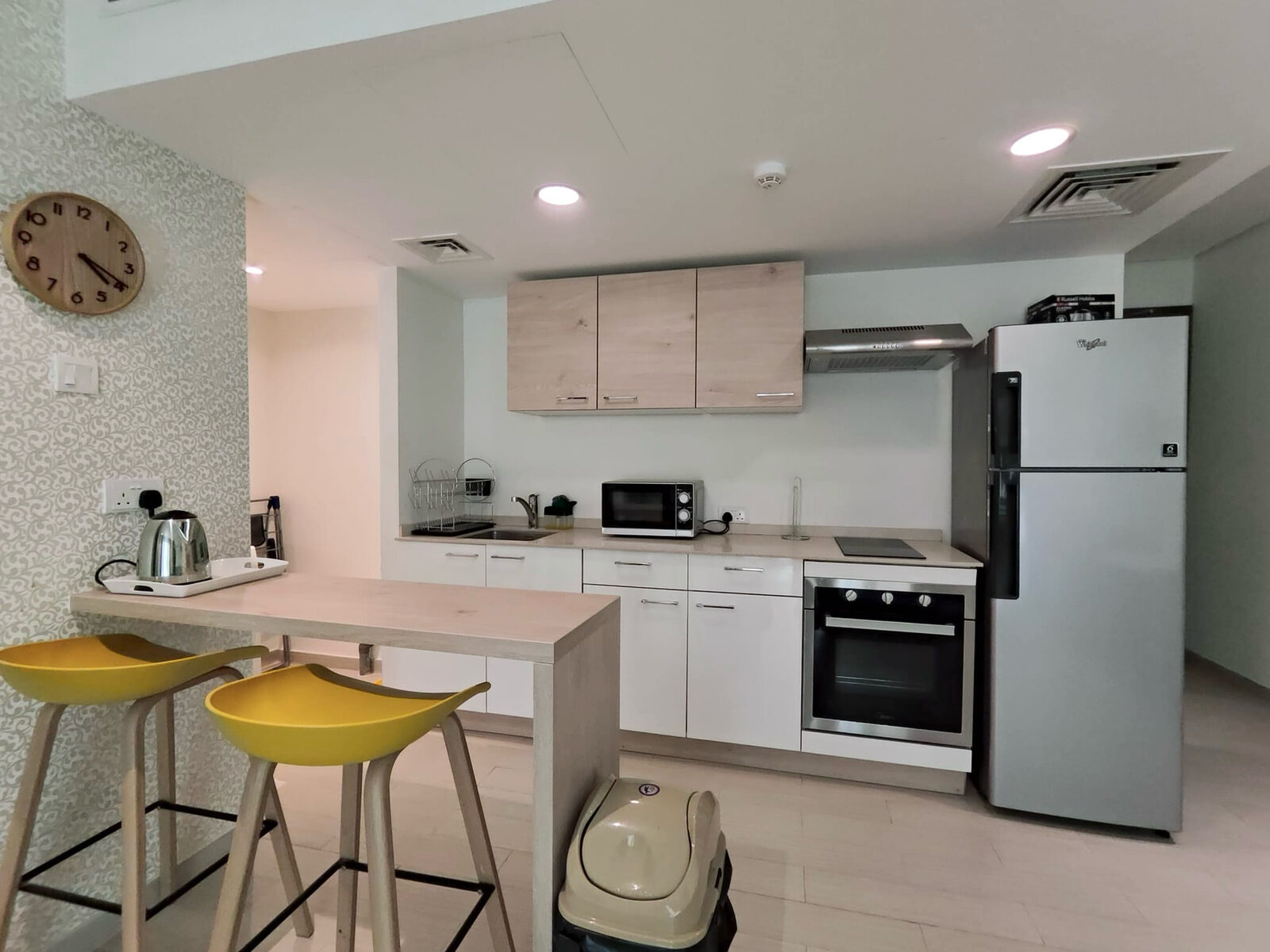 Busaiteen, Apartments, Flats, Houses & Villas, BHD 400/month,  1 BR,  🏡 Spacious Executive 1BR Suite For Rent In Busaiteen | Fully Furnished | Gym & Pool | Nea