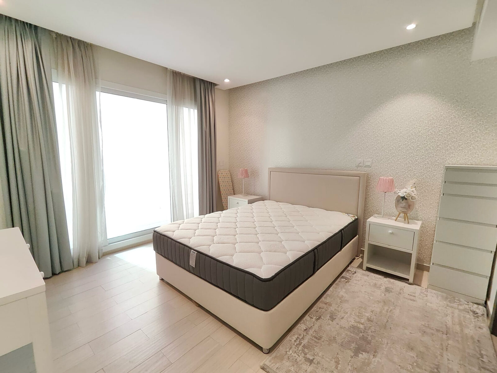 Busaiteen, Apartments, Flats, Houses & Villas, BHD 400/month,  1 BR,  🏡 Spacious Executive 1BR Suite For Rent In Busaiteen | Fully Furnished | Gym & Pool | Nea