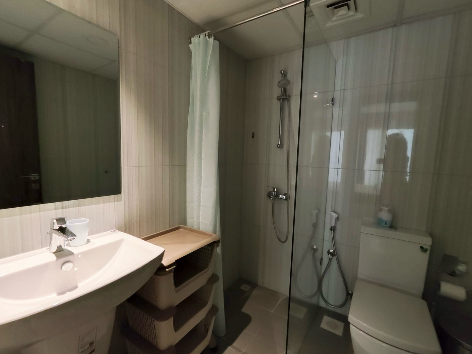 Busaiteen, Apartments, Flats, Houses & Villas, BHD 400/month,  1 BR,  🏡 Spacious Executive 1BR Suite For Rent In Busaiteen | Fully Furnished | Gym & Pool | Nea