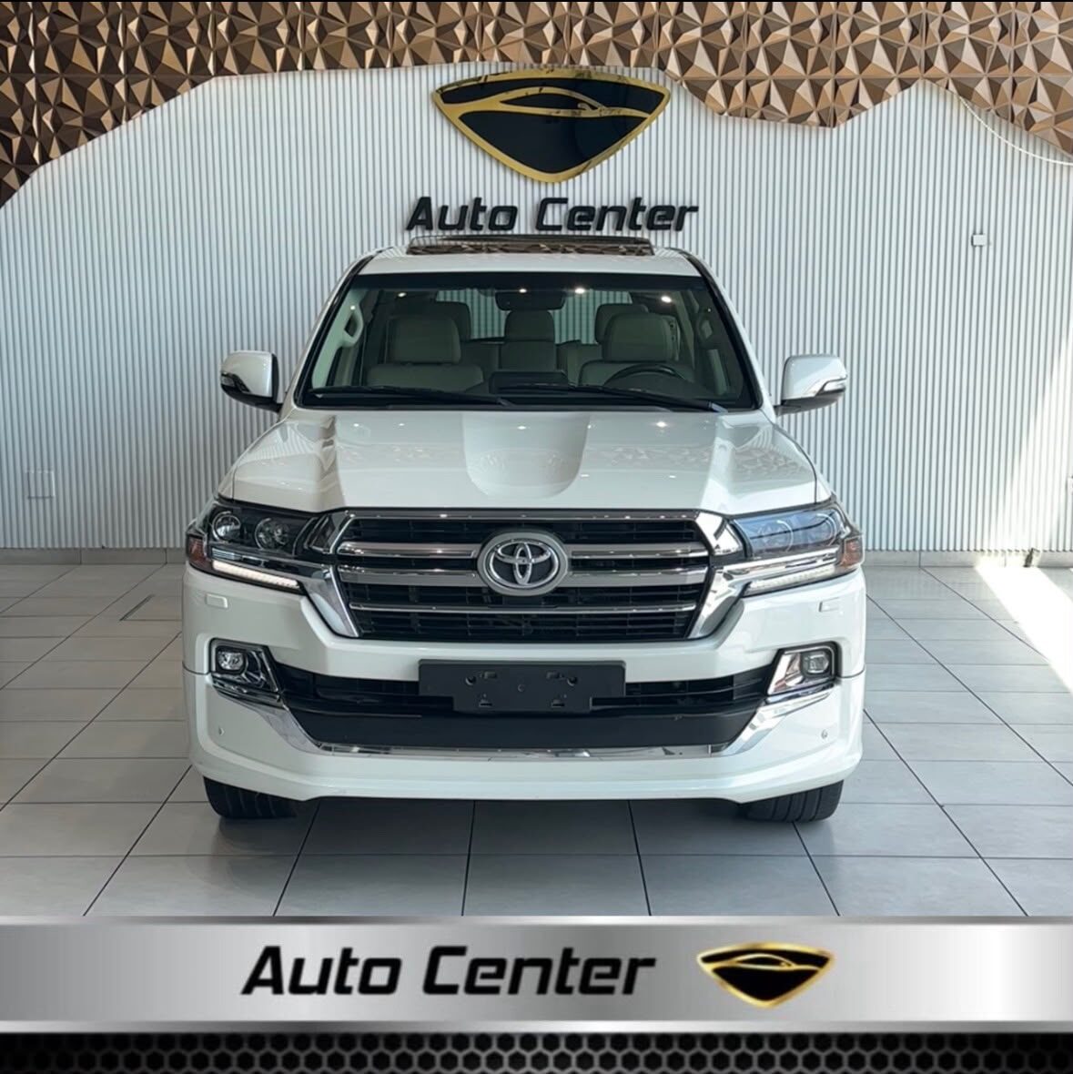 Riffa, Vehicles, Cars & Trucks , BHD 17900,  TOYOTA LAND CRUISER GXR GRAND TOURING V8 2019 WHITE,  2019,  Automatic,  167000 KM,