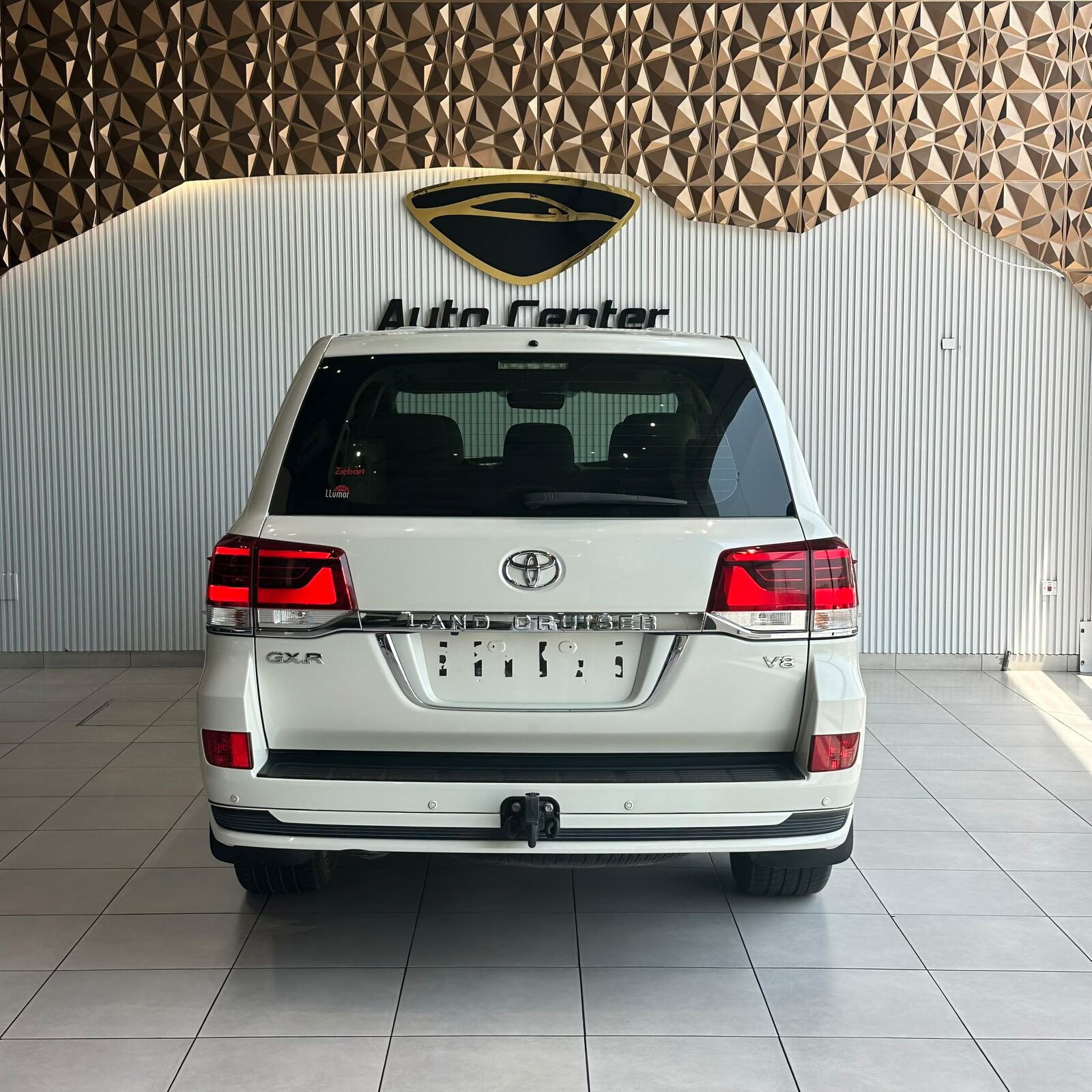 Riffa, Vehicles, Cars & Trucks , BHD 17900,  TOYOTA LAND CRUISER GXR GRAND TOURING V8 2019 WHITE,  2019,  Automatic,  167000 KM,